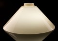 Klassische Messing-Tischpendelleuchte mit konischem Schirm Ø 30 cm aus Opalglas – Farbton „Créme“