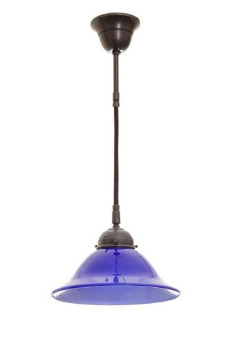Klassische Messing-Pendelleuchte mit geschwungenem indigoblauem Schirm (Ø 20 cm)